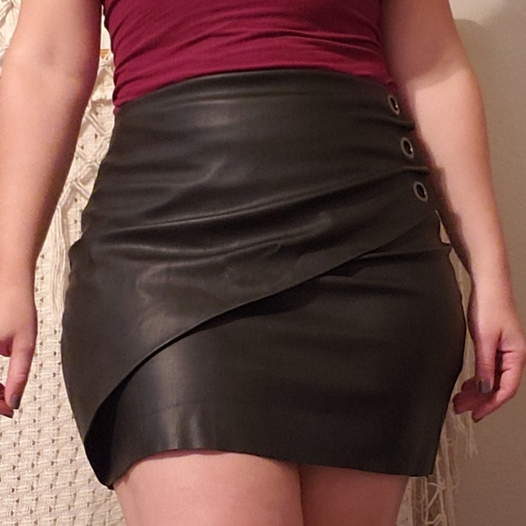 Black skirt - Picture 5 of 6